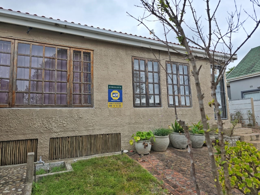 4 Bedroom Property for Sale in Kleinkrantz Western Cape